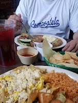Chilaquiles Verdes Y Costilla de Puerco Con Nopales